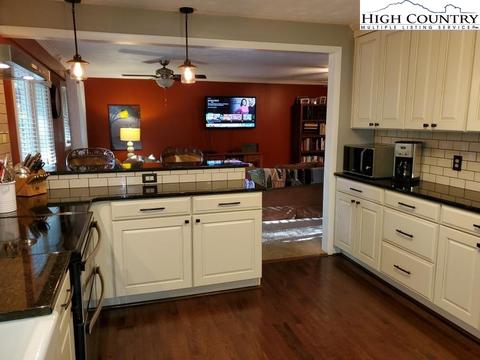 686 Stadium Dr, Boone, NC 28607 photo 11