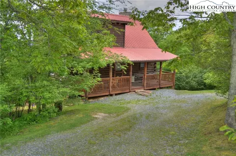 526 Broken Arrow Trl, Boone, NC 28607 photo 3