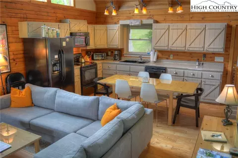 526 Broken Arrow Trl, Boone, NC 28607 photo 6