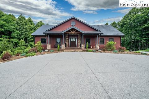 845 Alpine Dr, Seven Devils, NC 28604 photo 3