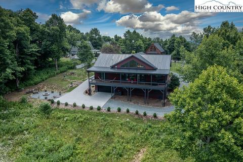 845 Alpine Dr, Seven Devils, NC 28604 photo 2