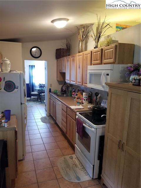 385 Wildcat Rd, Deep Gap, NC 28618 photo 2