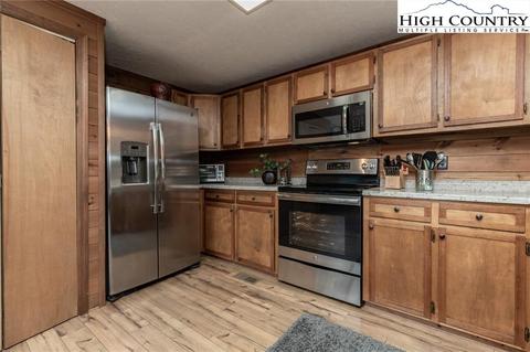 176 Lookout Pt, Deep Gap, NC 28618 photo 15