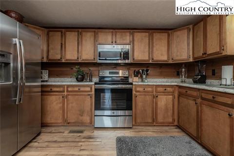 176 Lookout Pt, Deep Gap, NC 28618 photo 17