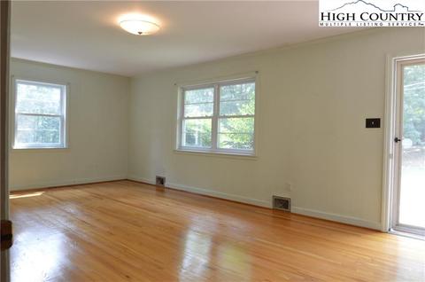 60 Darr St, Sparta, NC 28675 photo 5