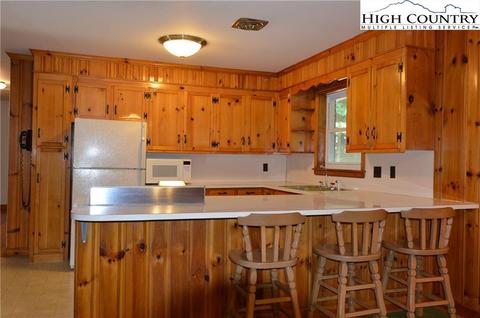 60 Darr St, Sparta, NC 28675 photo 7