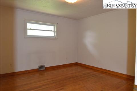 60 Darr St, Sparta, NC 28675 photo 17