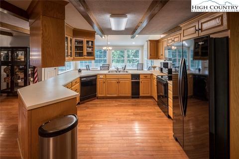 676 Pineview Dr, Boone, NC 28607 photo 10