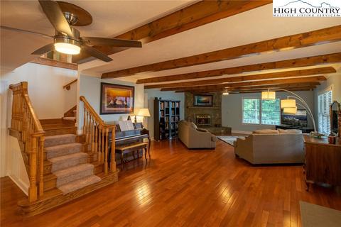 676 Pineview Dr, Boone, NC 28607 photo 3