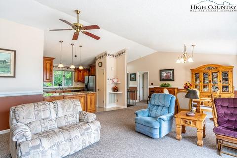 396 Moonlight Trl, Seven Devils, NC 28604 photo 6