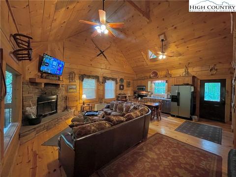 105 Huckleberry Ln, Beech Mountain, NC 28604 photo 19
