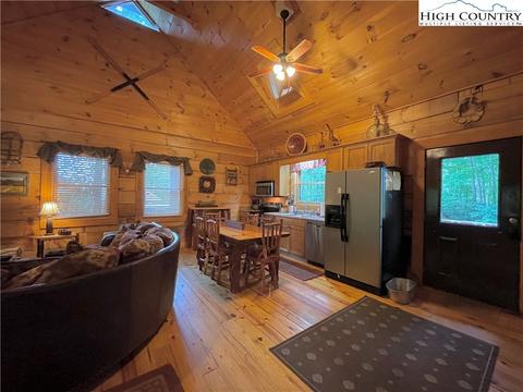 105 Huckleberry Ln, Beech Mountain, NC 28604 photo 14