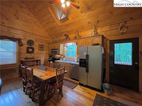 105 Huckleberry Ln, Beech Mountain, NC 28604 photo 15