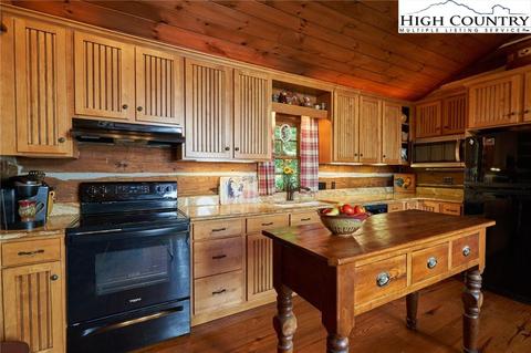 1082 Huckleberry Trl, Boone, NC 28607 photo 18