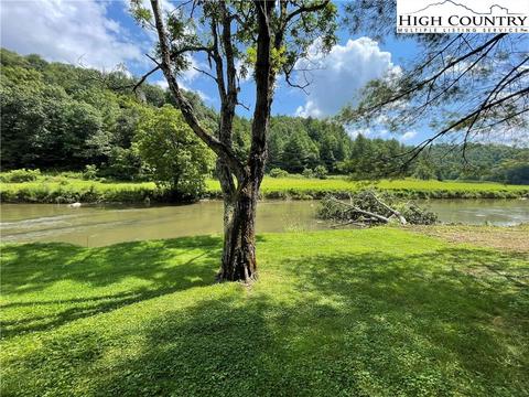 653 Edna Perry Rd, Crumpler, NC 28617 photo 2