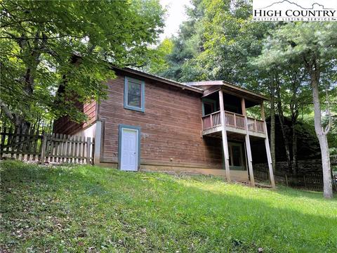 129 Sequoia Dr, Boone, NC 28607 photo 2
