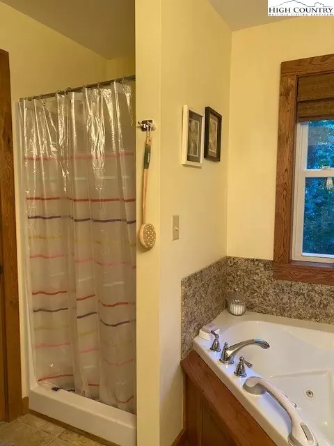 370 Edwin Blevins Rd, Lansing, NC 28643 photo 32