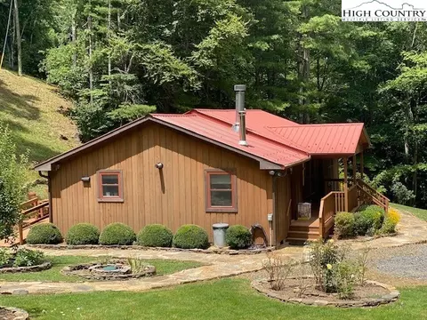 370 Edwin Blevins Rd, Lansing, NC 28643 photo 1