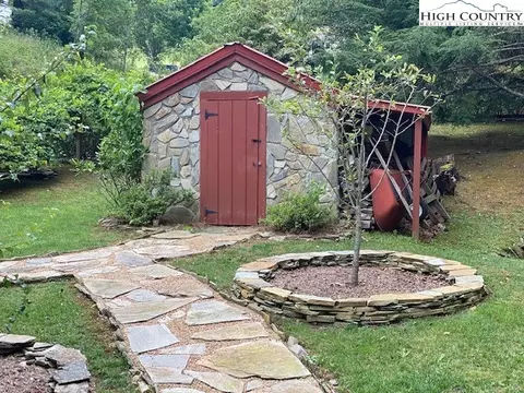 370 Edwin Blevins Rd, Lansing, NC 28643 photo 19
