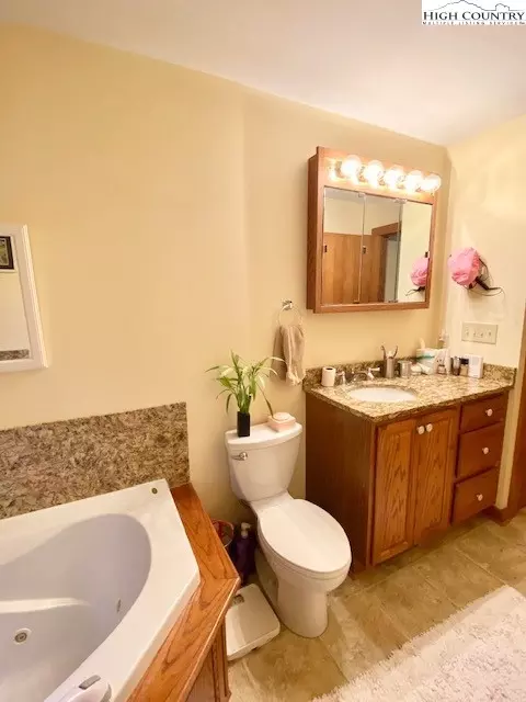 370 Edwin Blevins Rd, Lansing, NC 28643 photo 33