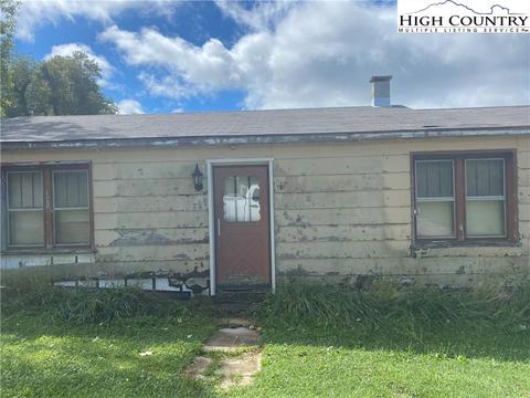 360 Maple St, Sparta, NC 28675 photo 1