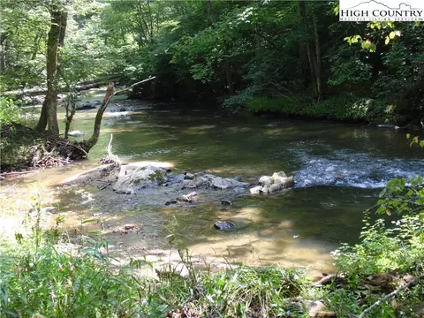 1114 Tayson Rd, Sparta, NC 28675 photo 2