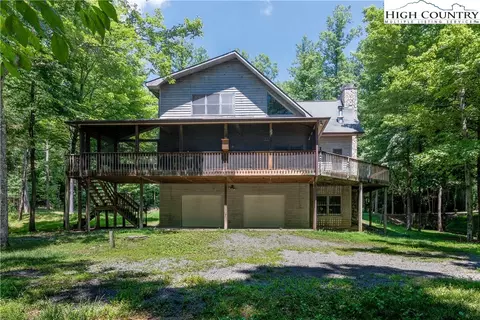 680 Jonathan Dr, Lowgap, NC 27024 photo 2