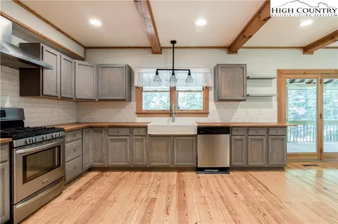 680 Jonathan Dr, Lowgap, NC 27024 photo 8