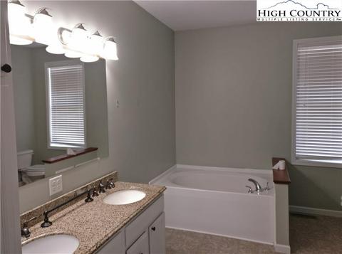 354 Dare Ln, Deep Gap, NC 28618 photo 19