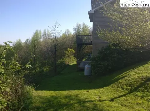 354 Dare Ln, Deep Gap, NC 28618 photo 3