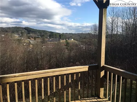 354 Dare Ln, Deep Gap, NC 28618 photo 5