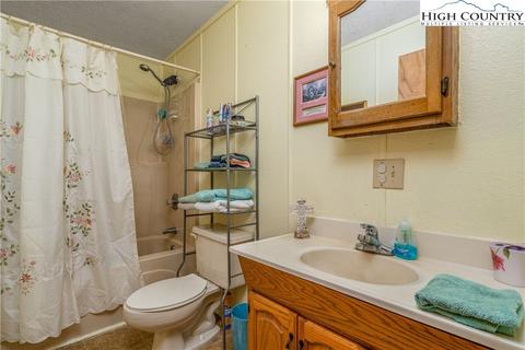 481 Clyde Cornett Rd, Vilas, NC 28692 photo 12