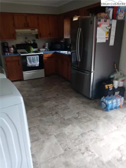 189 Westview Dr, Sparta, NC 28675 photo 4