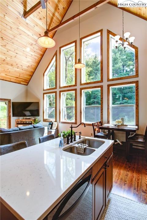 726 Joe Shoemaker Rd, Vilas, NC 28692 photo 8