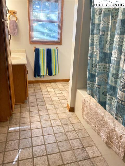 263 Logans Way, Sparta, NC 28675 photo 5