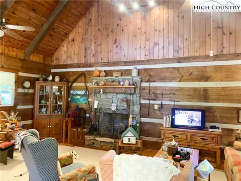 928 White Pine Dr, Ennice, NC 28623 photo 6