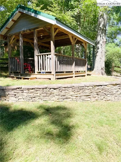 928 White Pine Dr, Ennice, NC 28623 photo 25