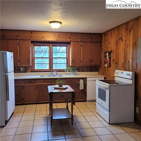 220 Bradley, Boone, NC 28607 photo 9