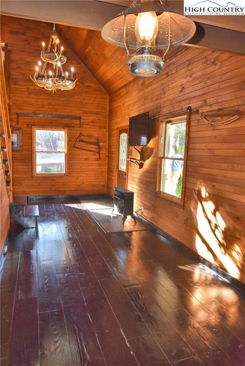 764 Konnarock Rd, Damascus, VA 24236 photo 7