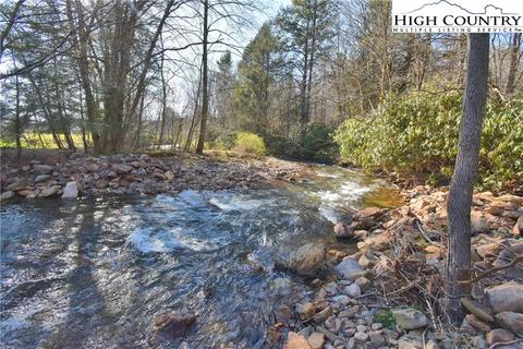 764 Konnarock Rd, Damascus, VA 24236 photo 2