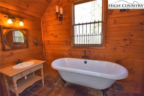764 Konnarock Rd, Damascus, VA 24236 photo 16
