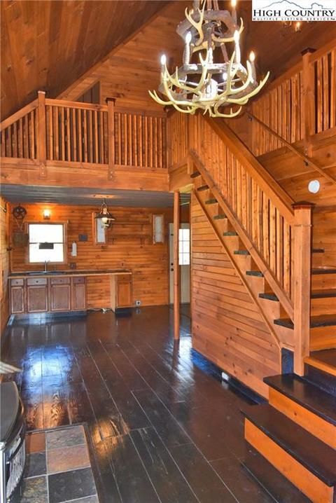 764 Konnarock Rd, Damascus, VA 24236 photo 4