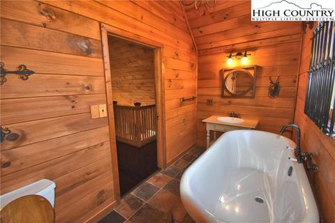 764 Konnarock Rd, Damascus, VA 24236 photo 17