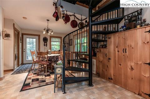 1162 Staghorn Rd, Purlear, NC 28665 photo 5
