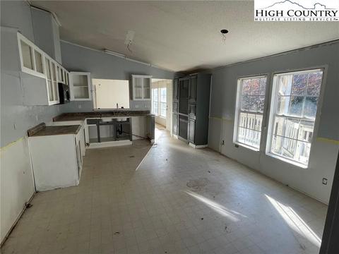 2428 Smithey Rd, Crumpler, NC 28617 photo 3