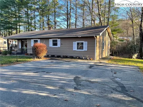 131 Maple Dr, Boone, NC 28607 photo 3