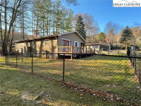 131 Maple Dr, Boone, NC 28607 photo 7