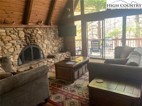1027 Laurel Cir E, Deep Gap, NC 28618 photo 8