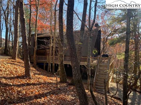 1027 Laurel Cir E, Deep Gap, NC 28618 photo 3