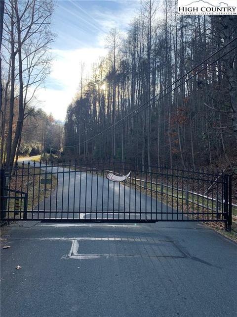 1027 Laurel Cir E, Deep Gap, NC 28618 photo 32